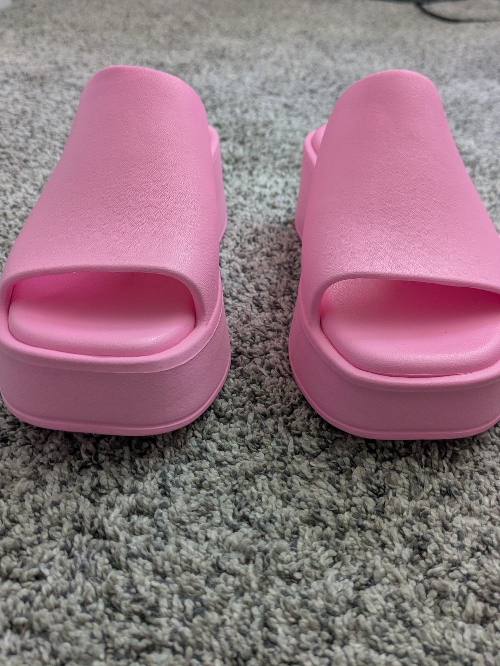 Steve Madden Pink Platform Slide Sandals - Picture 3 of 3